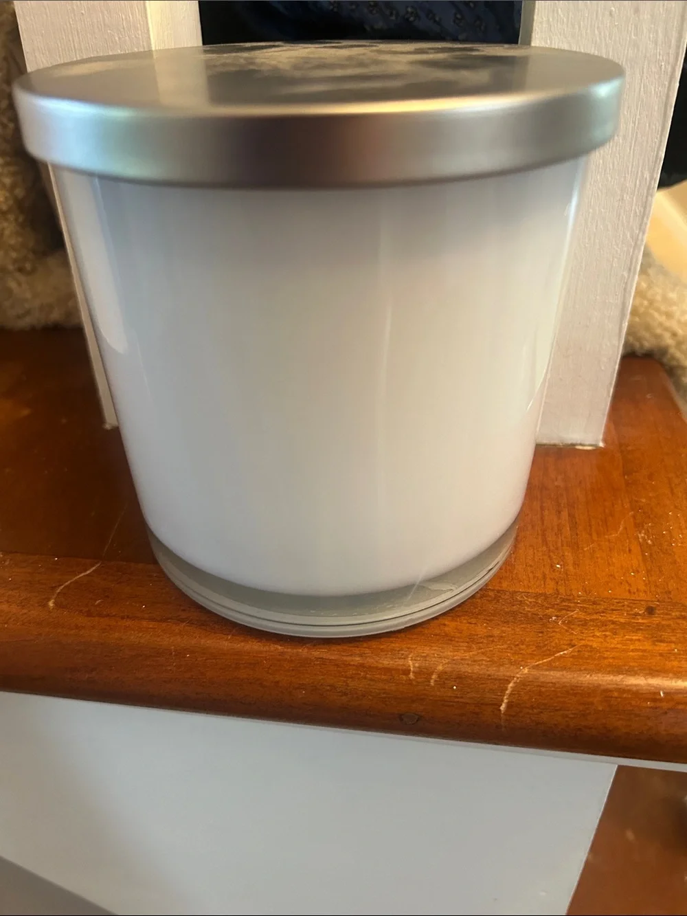 FOCUS ON THE GOOD. Scented Candle - White / Silver
